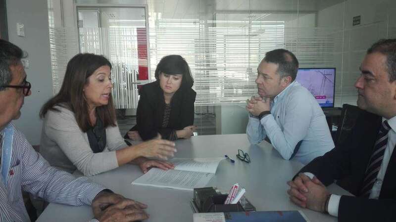 Reunión de trabajo de la alcaldesa en la capital vasca con responsables de Viviendas Municipales de Bilbao (Foto TA)